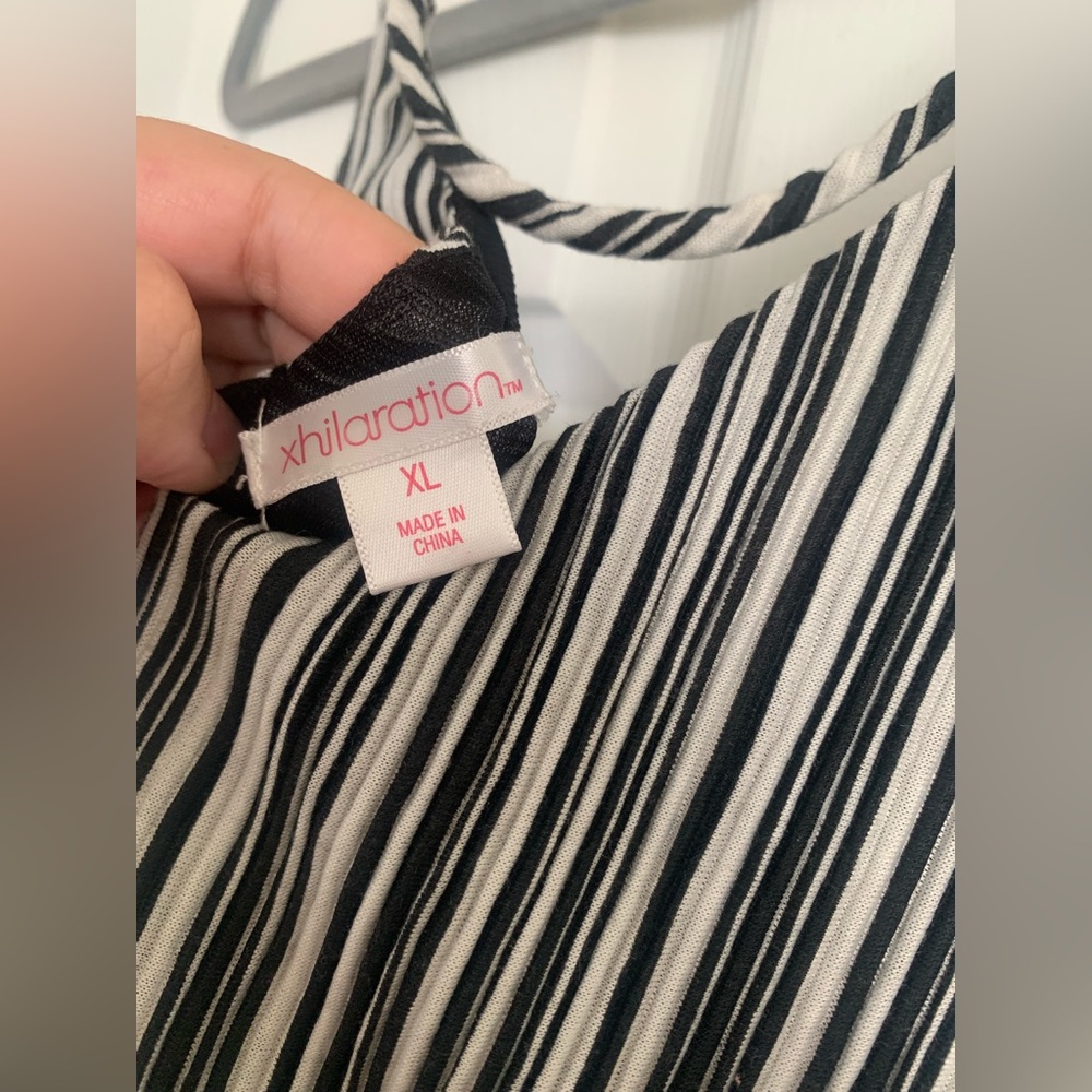 LAST CHANCE Textured Stripe Jumpsuit - Picture 6 of 8